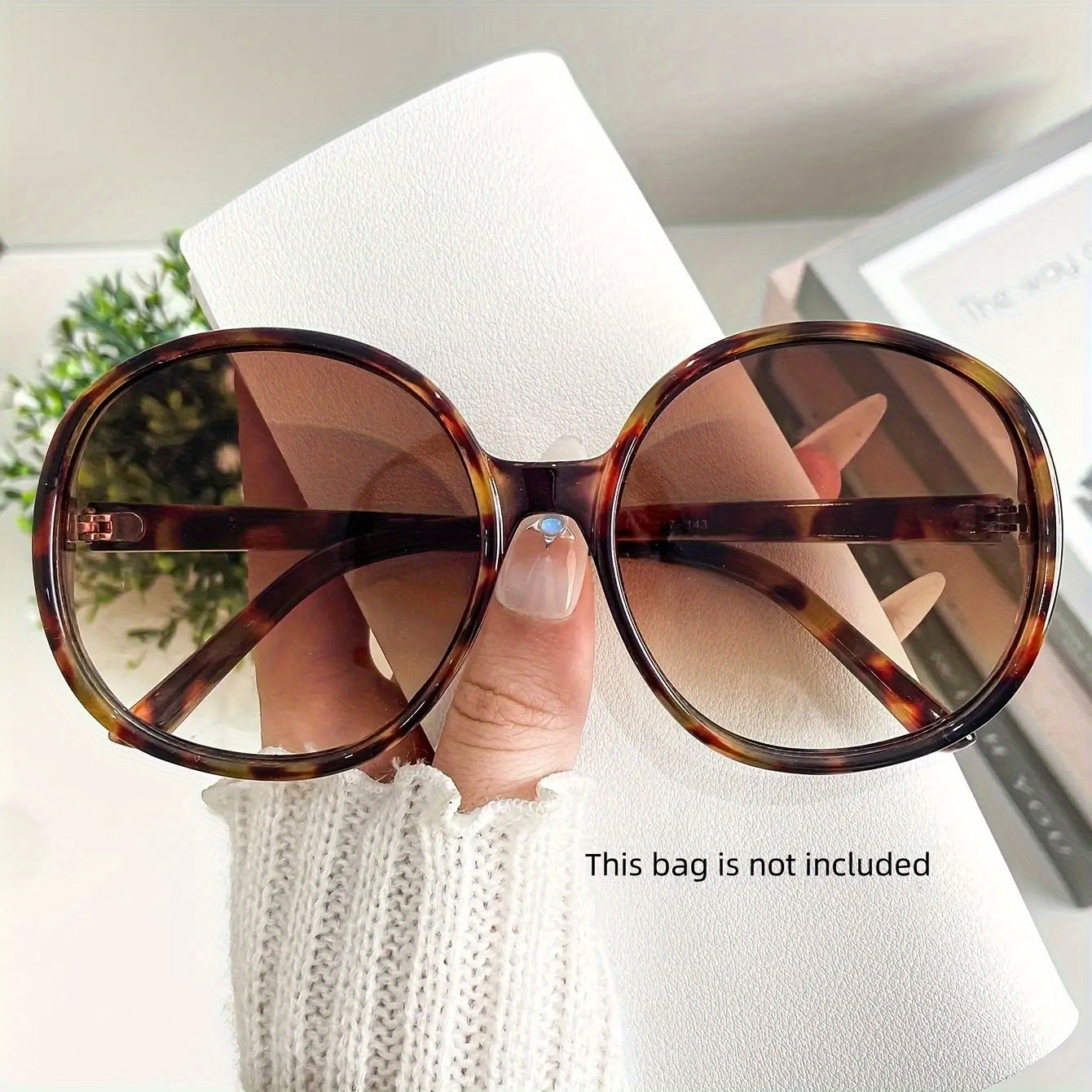 Retro Round-Frame Oversized Glasses for Both Men And Women | Metal Hinge Decorative Lenses, a Must-Have for Everyday Street Photography, an Eternal Accessory for Photography Enthusiasts, Available in Colors