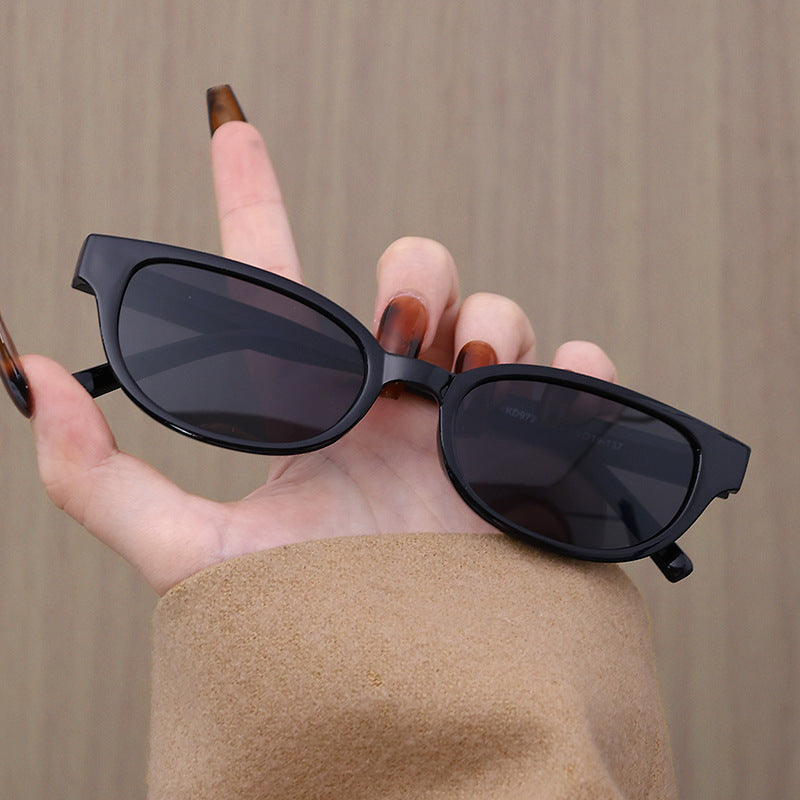 Simple Oval Women, High-End Look, Face, Style Versatile