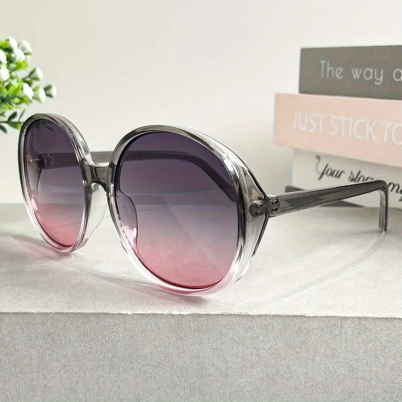 Retro Round-Frame Oversized Glasses for Both Men And Women | Metal Hinge Decorative Lenses, a Must-Have for Everyday Street Photography, an Eternal Accessory for Photography Enthusiasts, Available in Colors